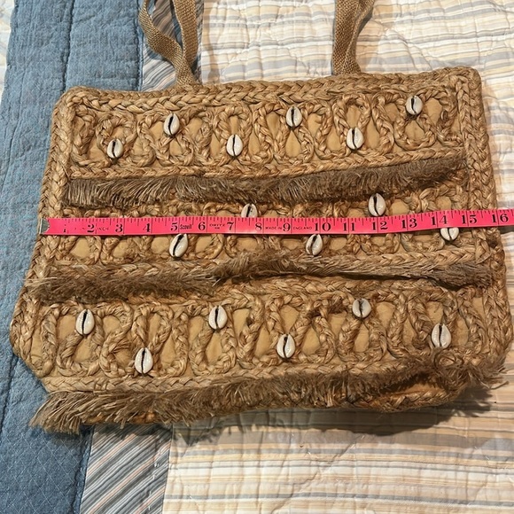 Vintage Woven Straw Handbag Tote Seashell Rattan Travel Beach Boho Aloha 70s 80s - Picture 10 of 13
